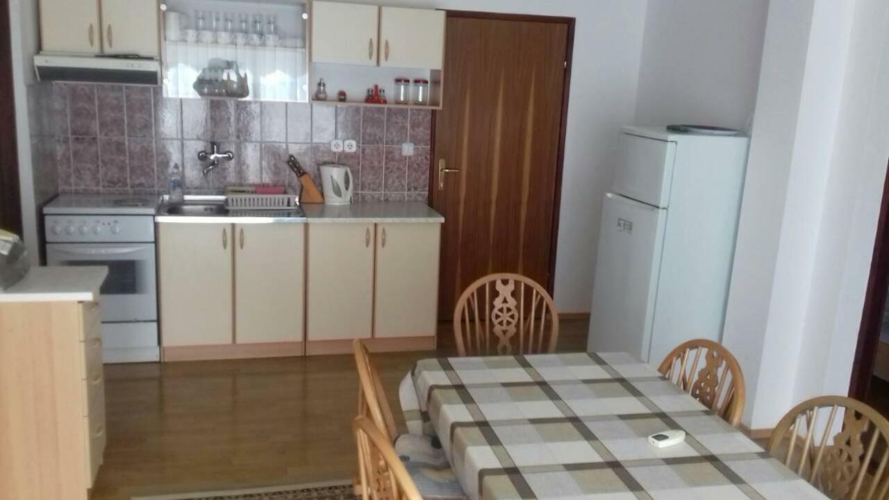 Apartmani Misak Vrsi Exterior photo