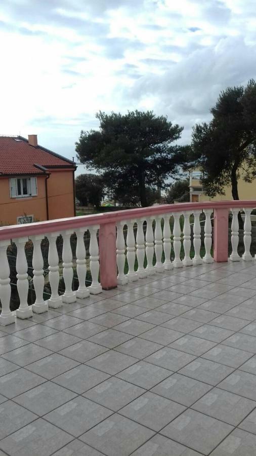 Apartmani Misak Vrsi Exterior photo